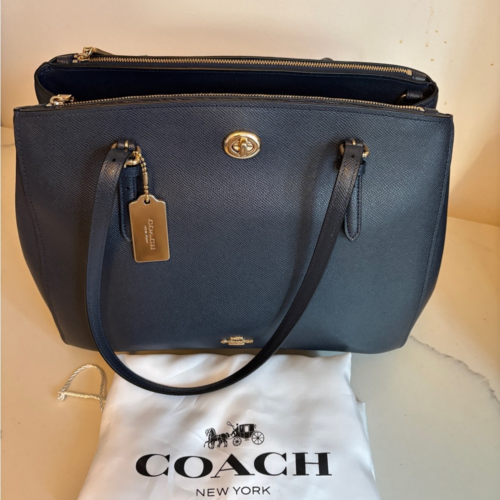 Coach Turnlock Carryall 29 Navy